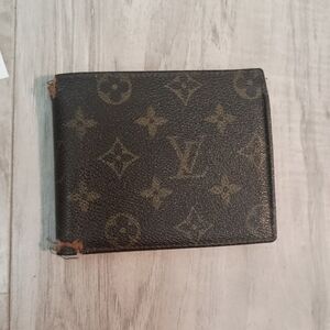 Authentic LOUIS VUITTON Monogram Porte Billet Carte Credit Marco